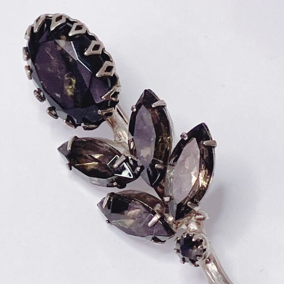 Vintage 1960s Mourning Style Brooch Smoky Rhinestones Floral Silver Tone Pin - Picture 8 of 10